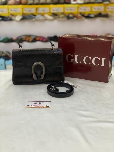 شنطة صغيرة اسود لامع 17040