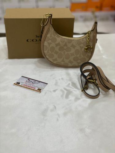 شنطة صغيرة بيج /ابيض 8086