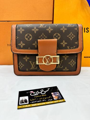 شنطة صغيرة بني /بيج احرف 16861