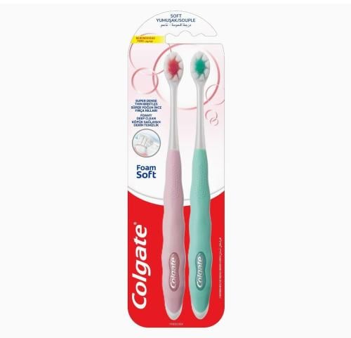فرشاة أسنان فوم سوفت بشعيرات ناعمة رفيعة وفائقة الكثافة من كولجيت، بألوان متعددة، 2 قطعة ( لون غير محدد ).  Colgate