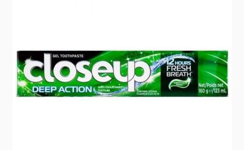 معجون أسنان كلوس اب جل منعش بالنعناع العميق الاخضر  _ 160 جرام.  Closeup