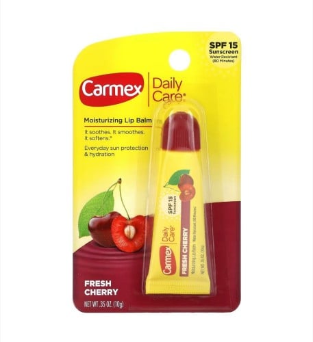 كارمكس Daily Care, مرطب الشفاه، الكرز الطازج، عامل حماية من الشمس 15، 0.35 أونصة (10 جم).  Carmex