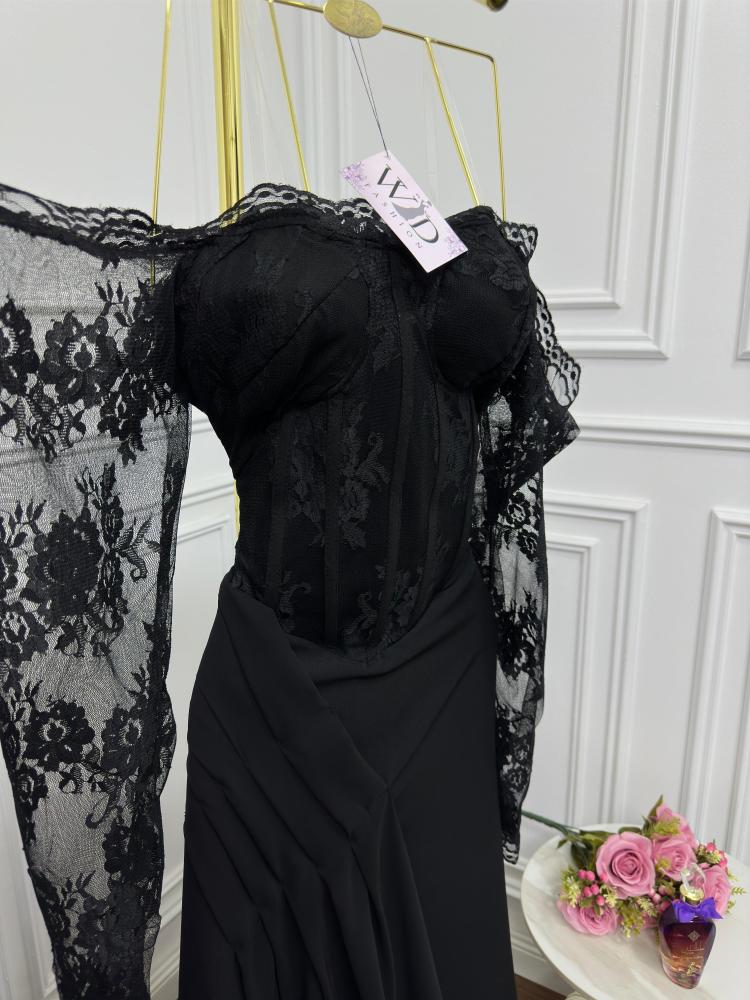 فستان اسود فخم