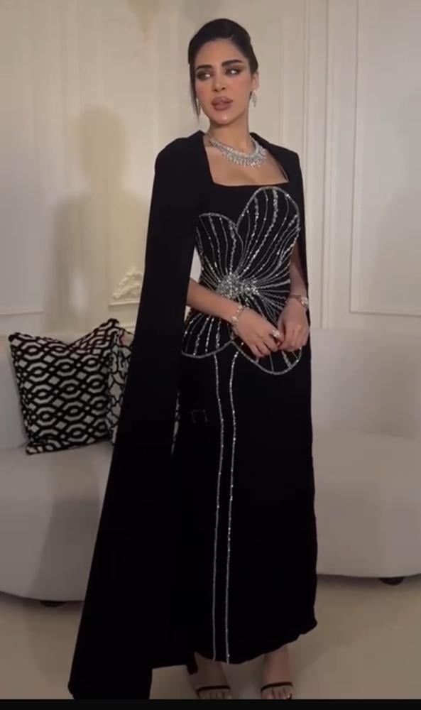 فستان اسود كشخه مميز