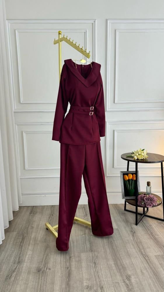 بدلة العيد برغندي