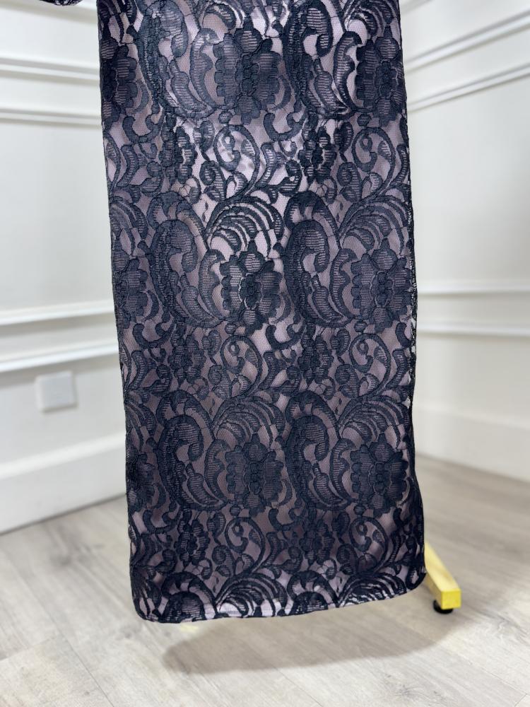 فستان دانتيل اسود مبطن