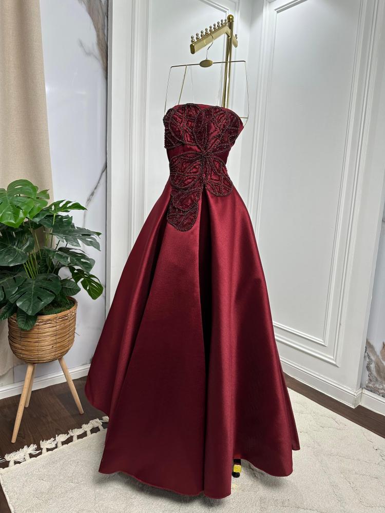 فستان دم الغزاله مرصع بالخرز