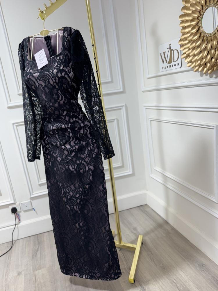 فستان دانتيل اسود مبطن