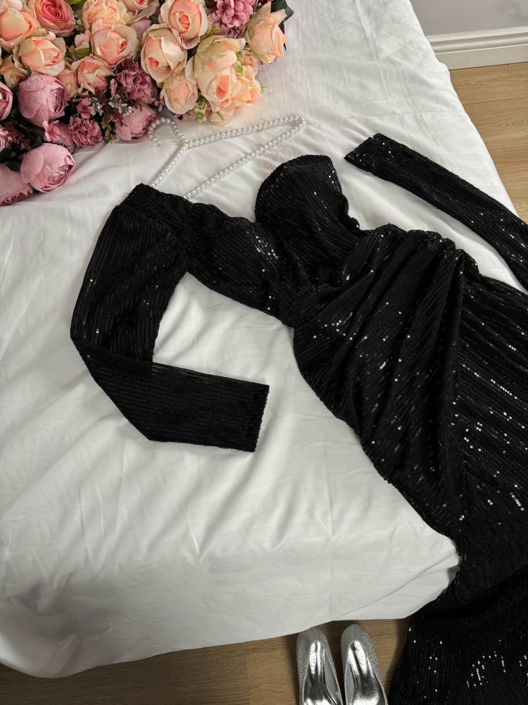 فستان اسود راقي مبطن