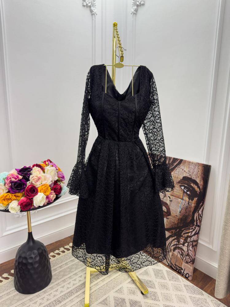 فستان العيد اسود دانتيل