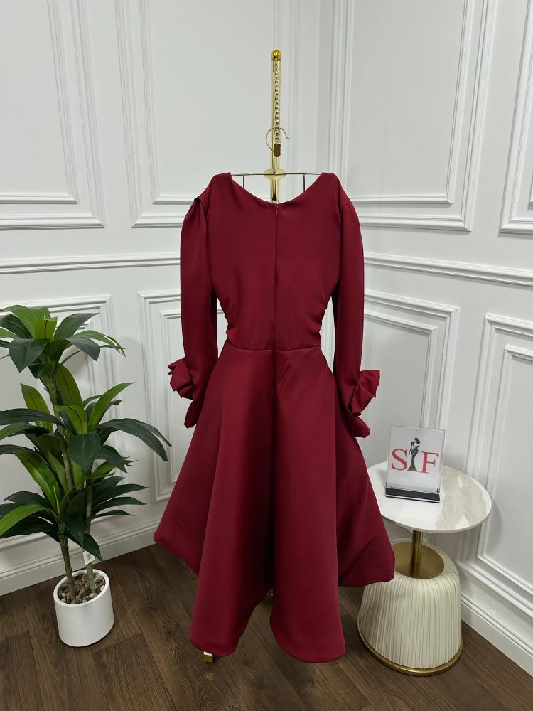 فستان العيد العنابي