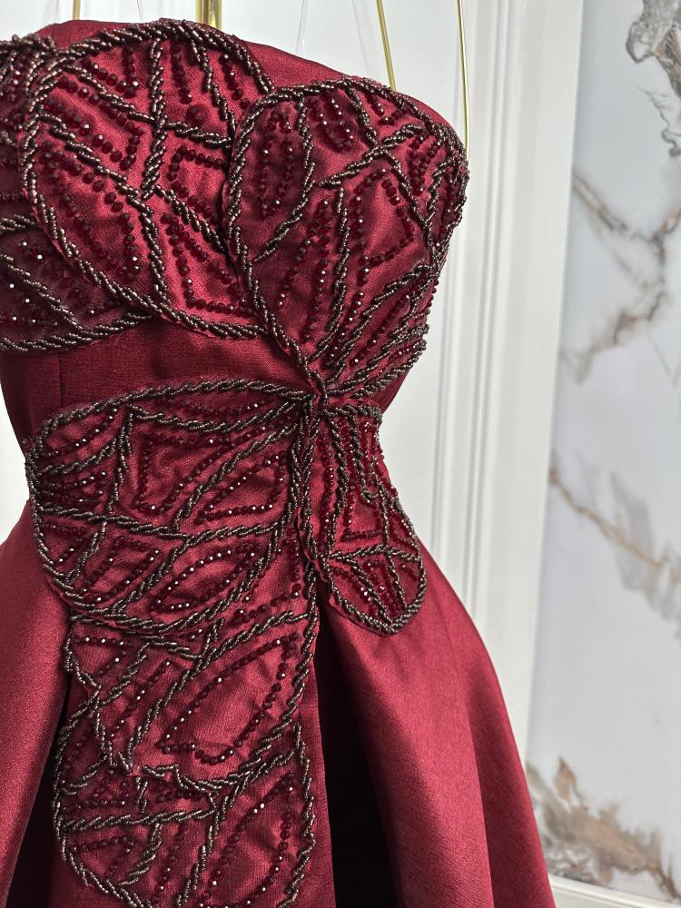 فستان دم الغزاله مرصع بالخرز