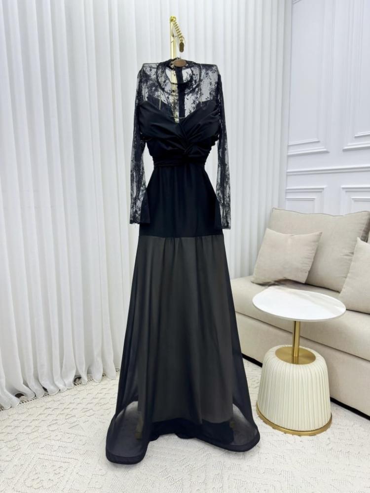 فستان اسود فخم مع اكمام دانتيل شفاف وبطانه