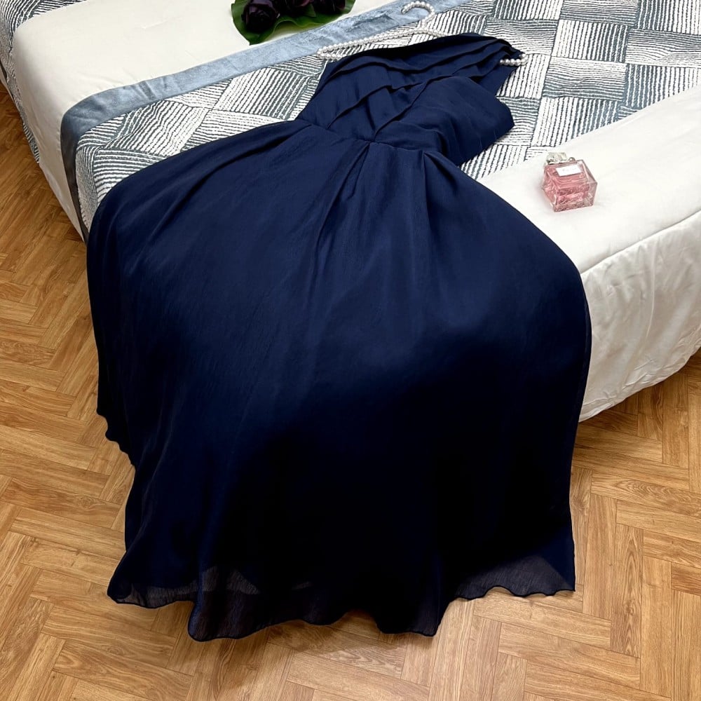 فستان انيق لونه كحلي فخم /- طوله ميد