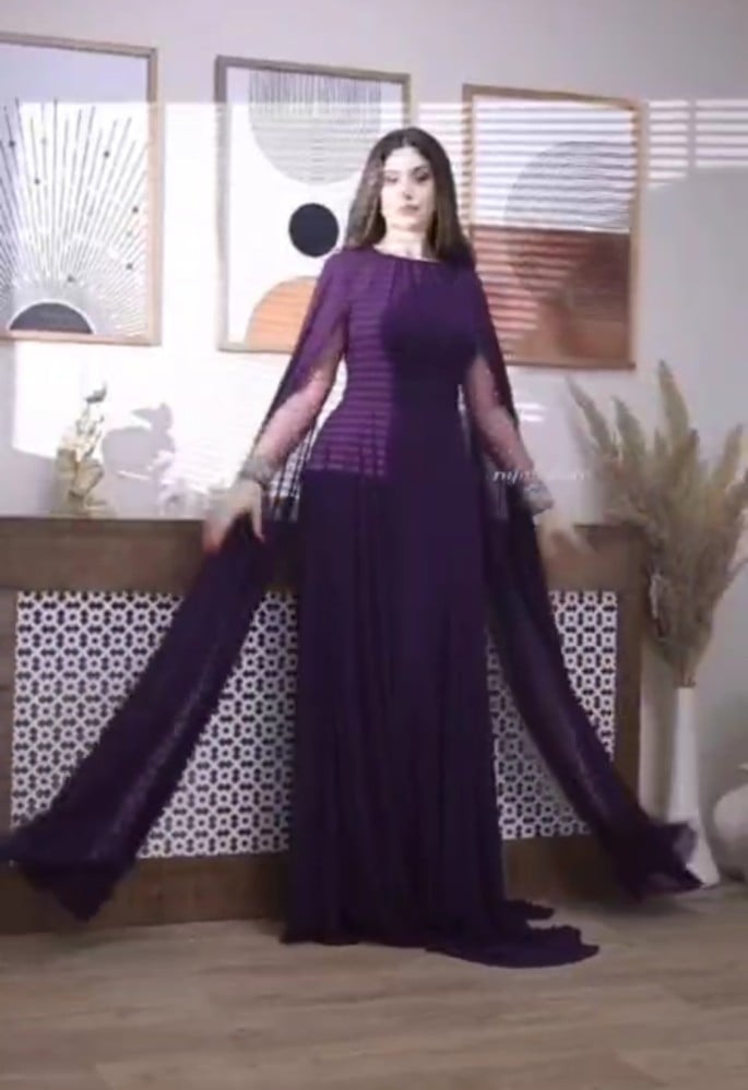 فستان بنفسجي غامق