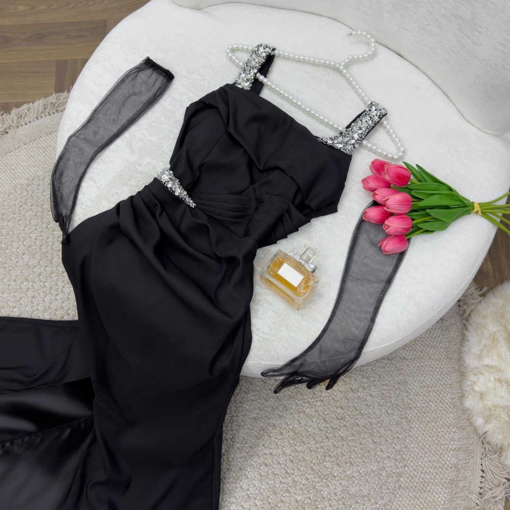 فستان الترند الفخم بلون اسود مع اكمام