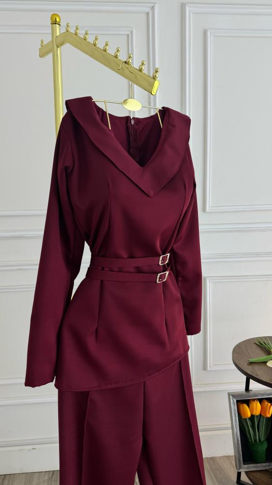 بدلة العيد برغندي