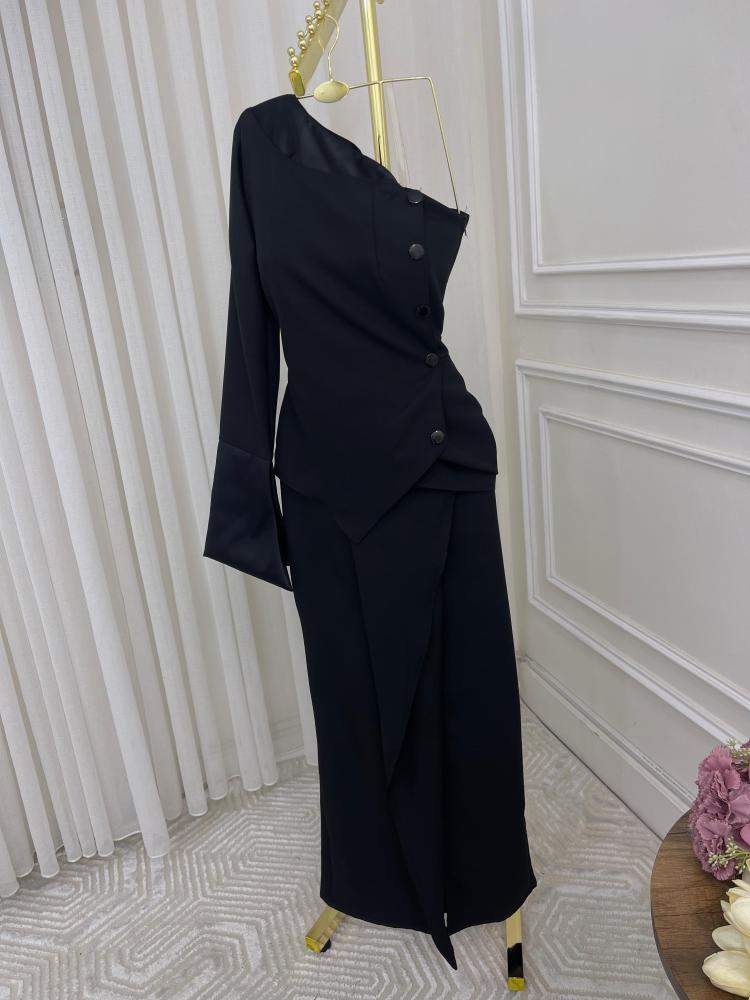 فستان اسود انيق