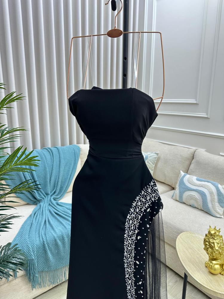 فستان سهرة اسود بدون اكمام