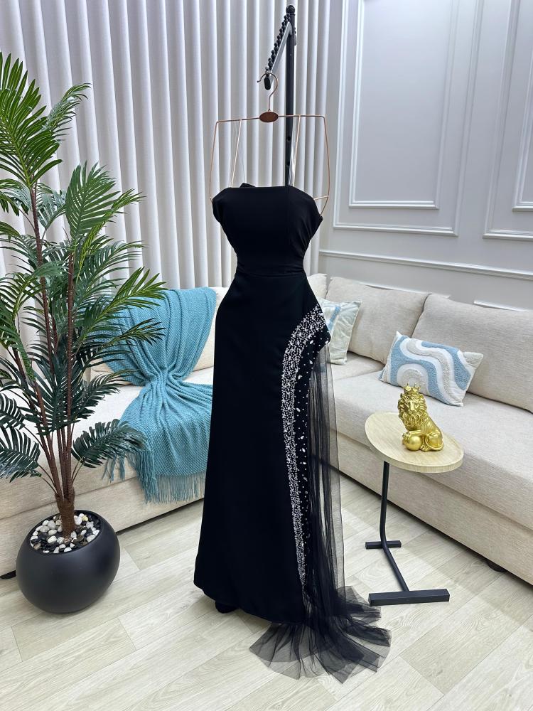 فستان سهرة اسود بدون اكمام