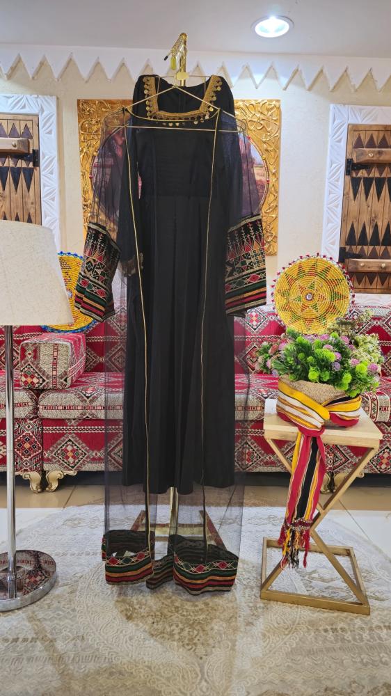 جلابية يوم التاسيس بلونين اسود - عودي