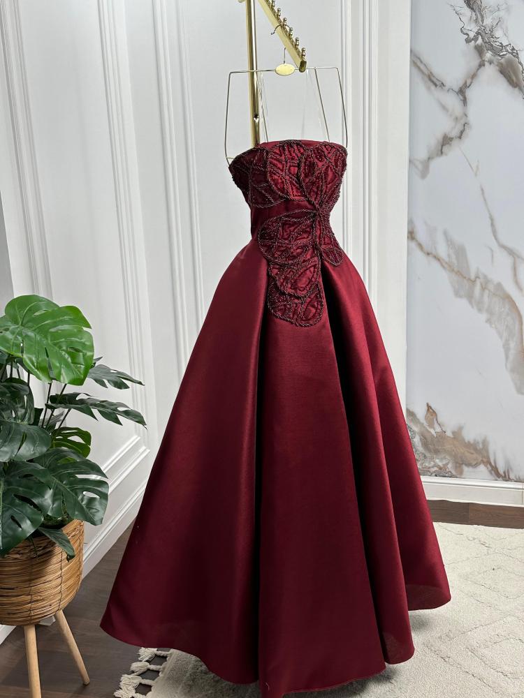 فستان دم الغزاله مرصع بالخرز