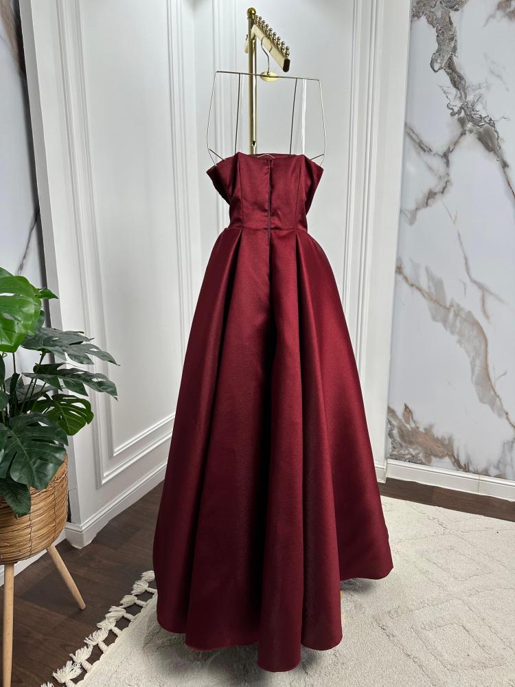 فستان دم الغزاله مرصع بالخرز