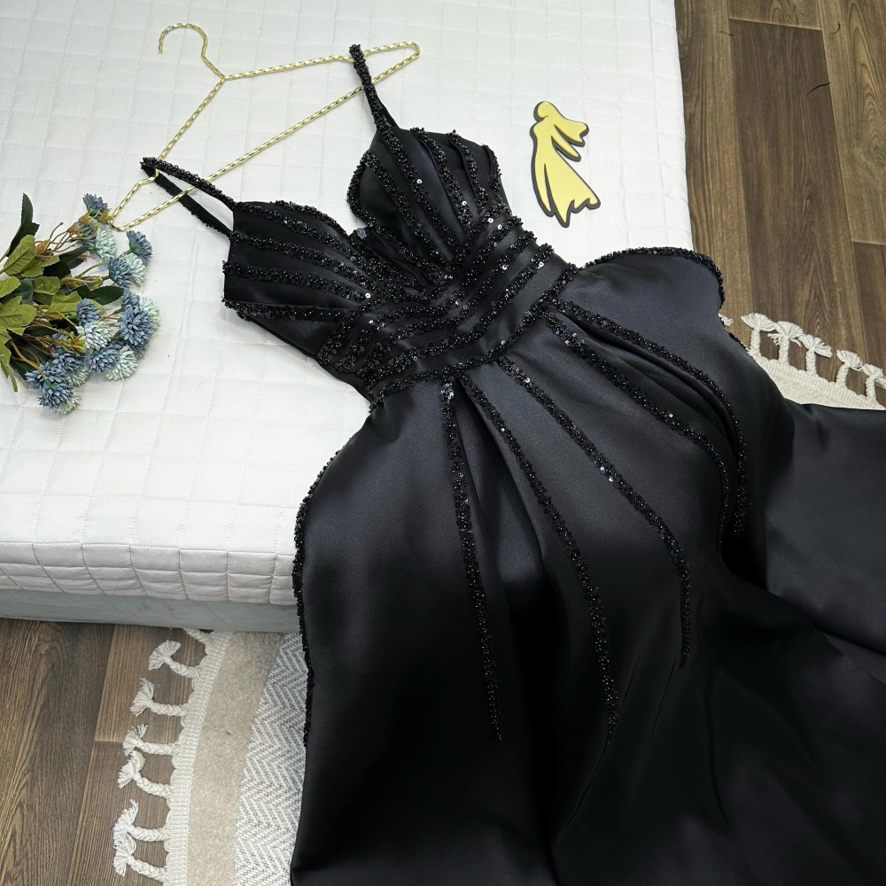 فستان اسود مناسبات فخمه