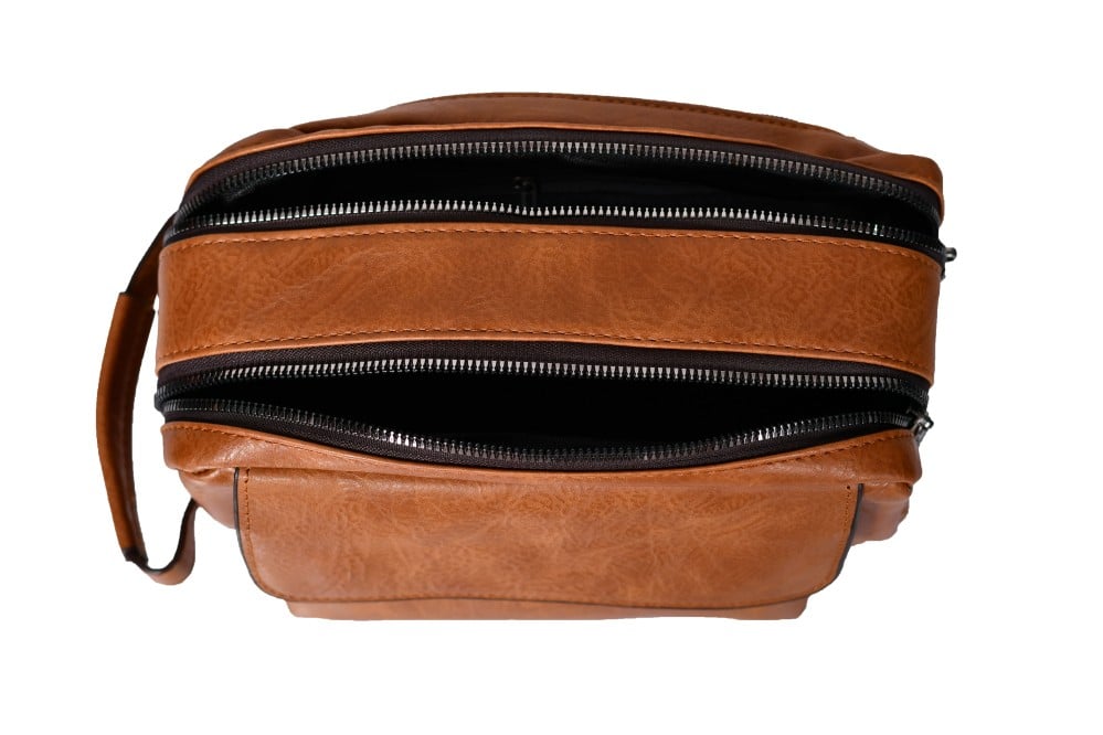 شنطة يد جلد بمقبض معصم مع فتحة داخلية للنقود والبطاقات و الاكسسورات بني فاتح