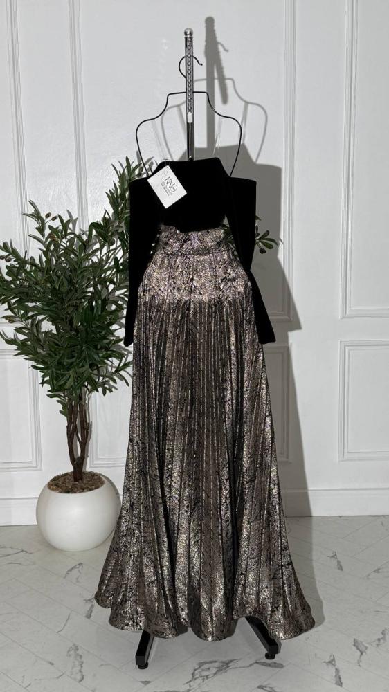 فستان شتوي فاخر من خامة جاكار خاصة مع جوخ دافئ بتصميم أنيق ولمسة فخمة