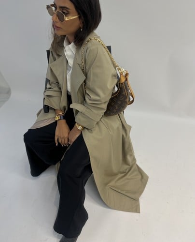Street fashion abaya