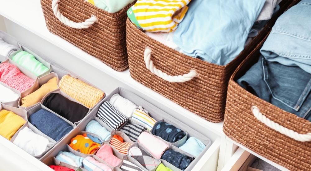 طرق تخزين ملابس الأطفال