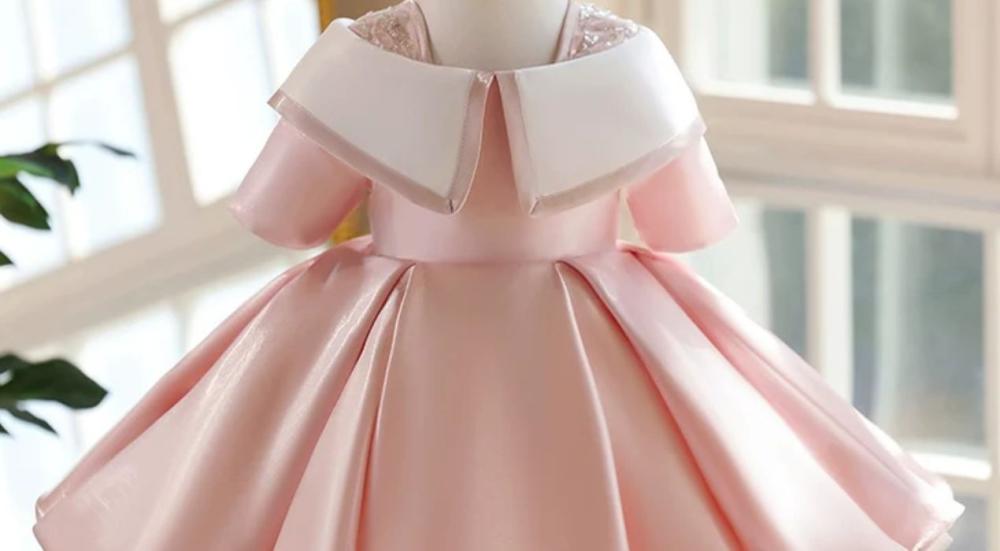 فستان وردي للبنات