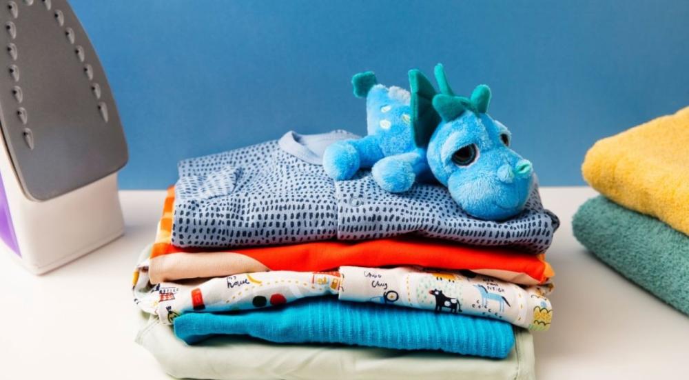 كيفية تنظيف الملابس  للأطفال
