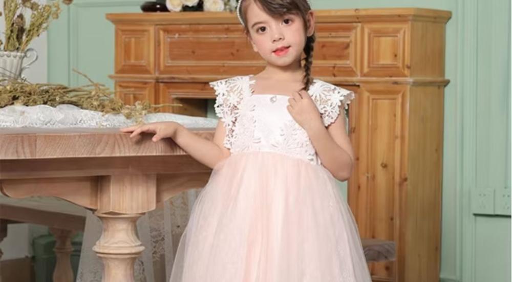 ملابس أطفال للعيد