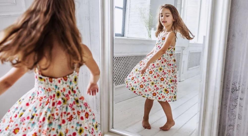 فساتين بنات عصرية تناسب العيد