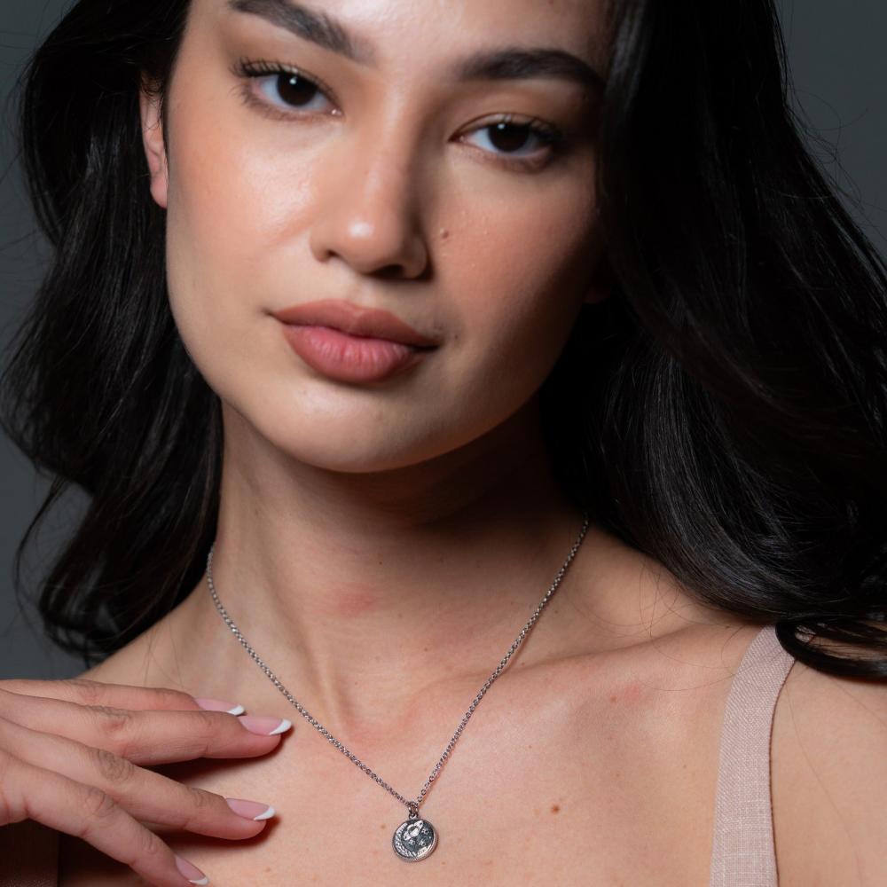 سلسال مع تشارم الفضاء | Space charm necklace