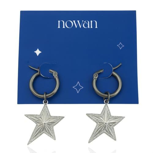 أقراط مع تعليقة النجمة الغير متماثلة