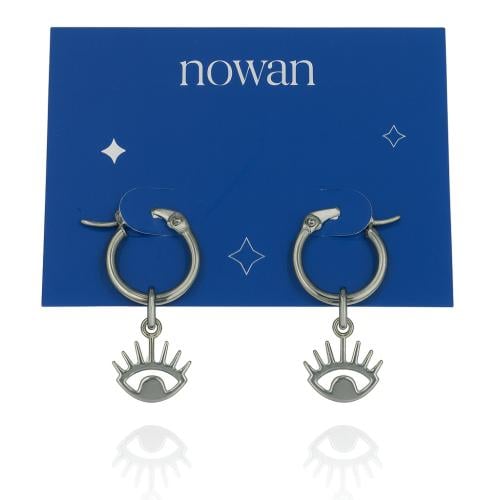 أقراط مع تعليقة العين