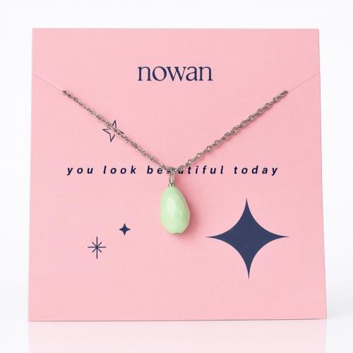 سلسال فضي الكريستال الناعم باللون الأخضر الفاتح | Light green crystal necklace