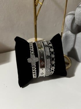 اساور وخواتم فري سايز