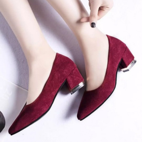 حذاء بكعب مكتنز ومدبب ، لون أحمر