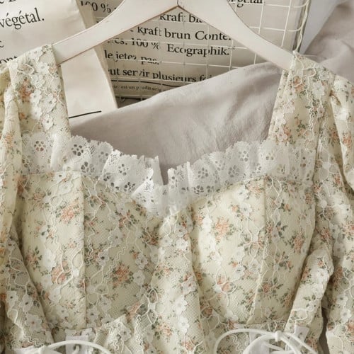 بلوزة كورية من الدانتيل بنقوش الأزهار  ، أكمام طويلة ، نمط مورد ابيض