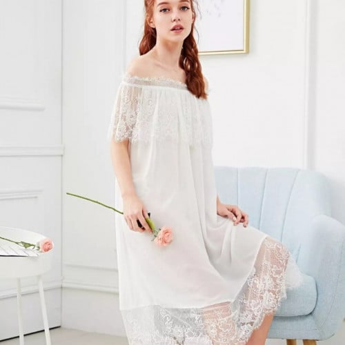 فستان ليلي بتصميم الدانتيل ، لون أبيض