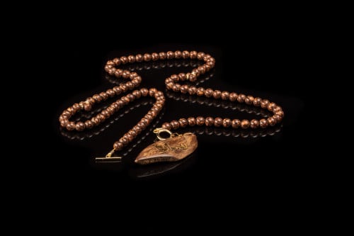 مسبحة خشب القرفة