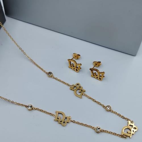 اكسسوار ديور سلسال+حلق مع علبه وكيس الماركة