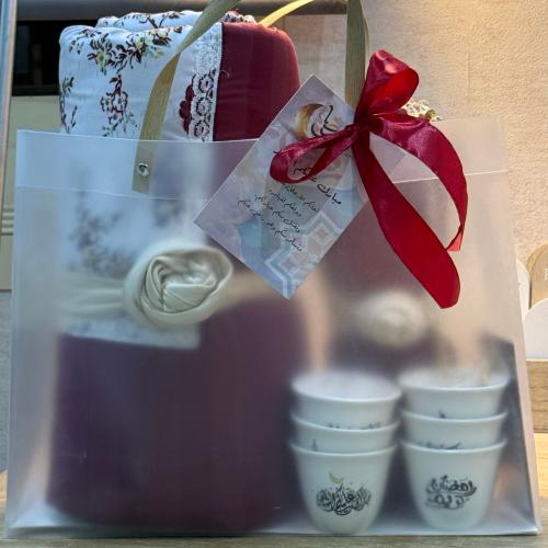 طقم سجاده+جلال+تلبيسه مصحف+6 فناجين+مسبحه+ادعيه