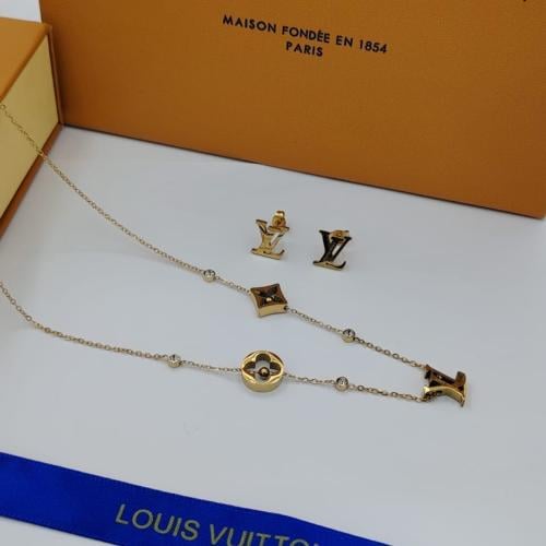 اكسسوار فان كيلف سلسال+حلق مع علبه وكيس الماركة