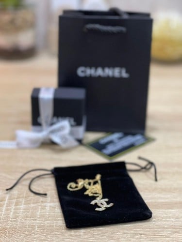 سلسال شانيل مع الملحقات