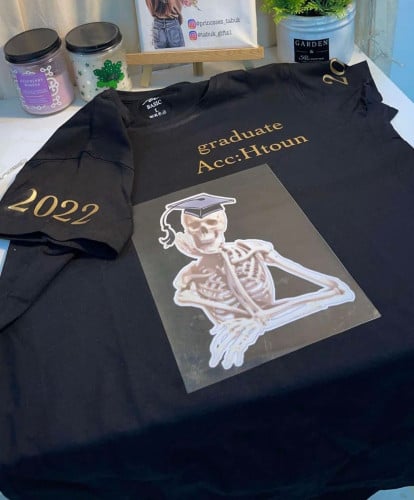 تشيرت تخرج لون اسود